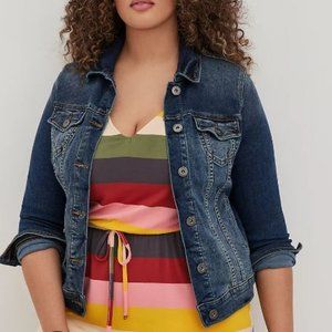 NWOT 3XL torrid DENIM TRUCKER JACKET - MEDIUM WASH